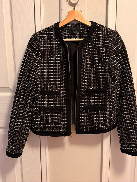 Ann Taylor Jackets & Blazers - Ann Taylor Black and White Tweed Zip-Front Jacket